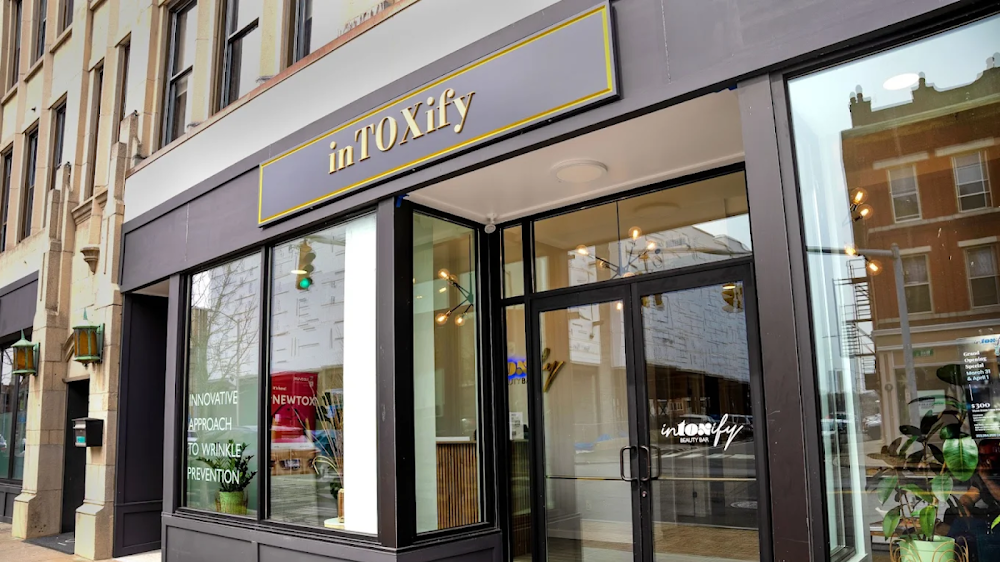 Intoxify Beauty Bar